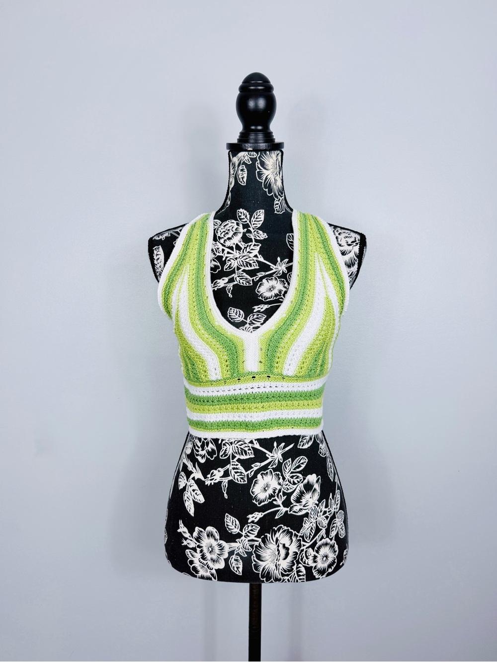 Hollister green/white striped crochet knit halter crop top size medium